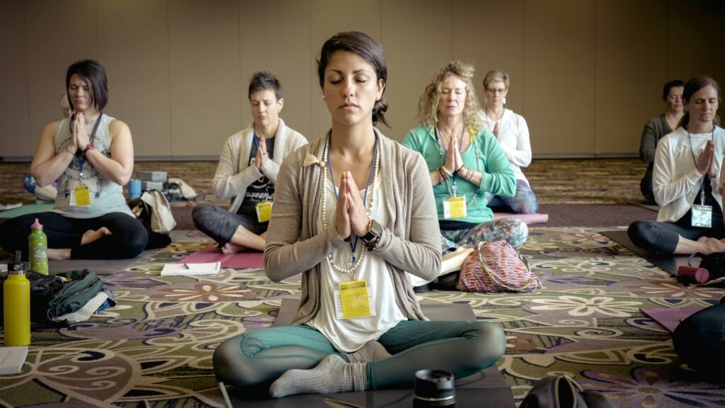 Trainee of Shivalaya Yoga Peeth doing Yoga